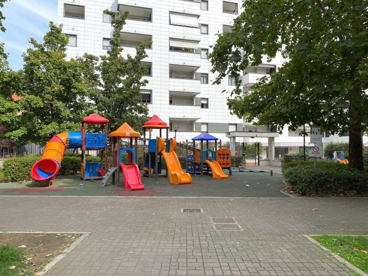 Appartamento Sulla Metro 3 Gialla Maciachini Milan Luaran gambar