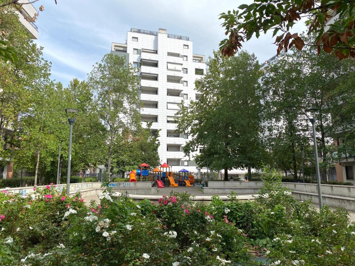 Appartamento Sulla Metro 3 Gialla Maciachini Milan Luaran gambar