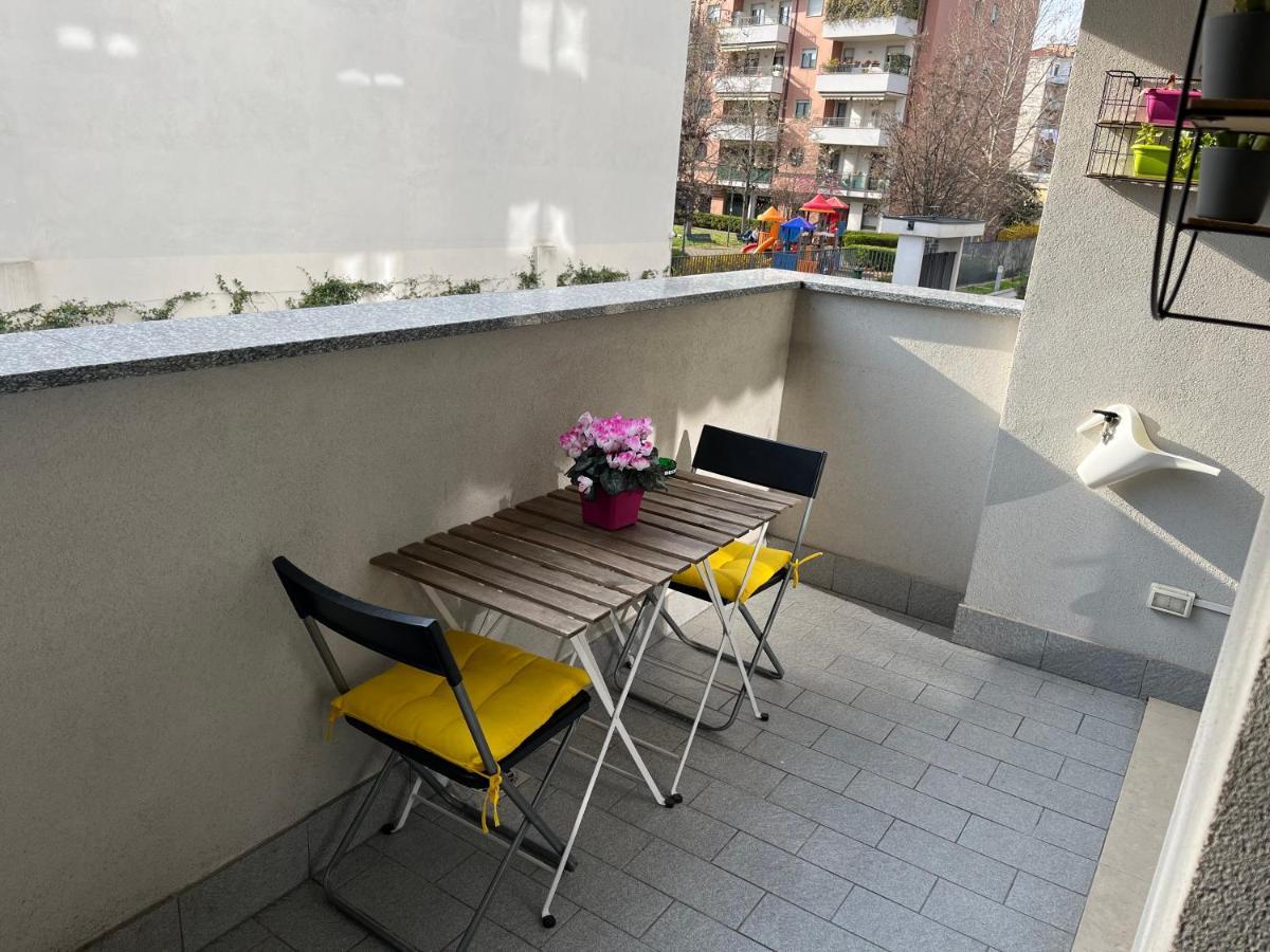 Appartamento Sulla Metro 3 Gialla Maciachini Milan Luaran gambar